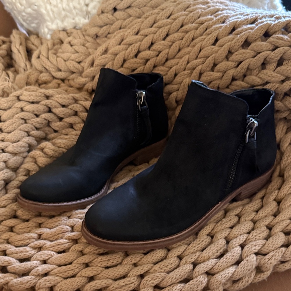 Gianni Bini NWOT Black Ankle Booties with Brown Sole